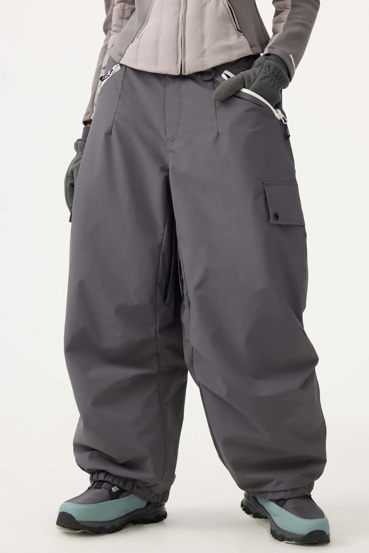 Baggy Ski Pants & Baggy Snowboard Pants: The Complete Guide